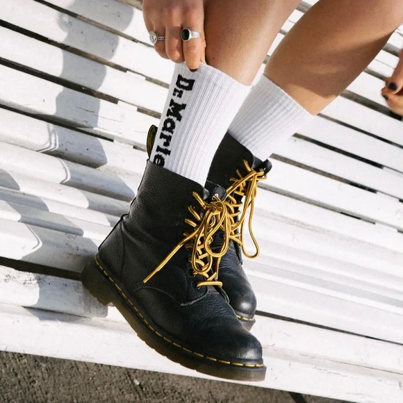 Dr. Martens 1460 Pascal Black Leather Boots 🖤 - Picture 15 of 16